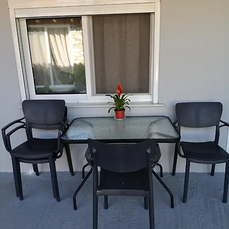 Irina's Stoudio 7 Pszakúdia